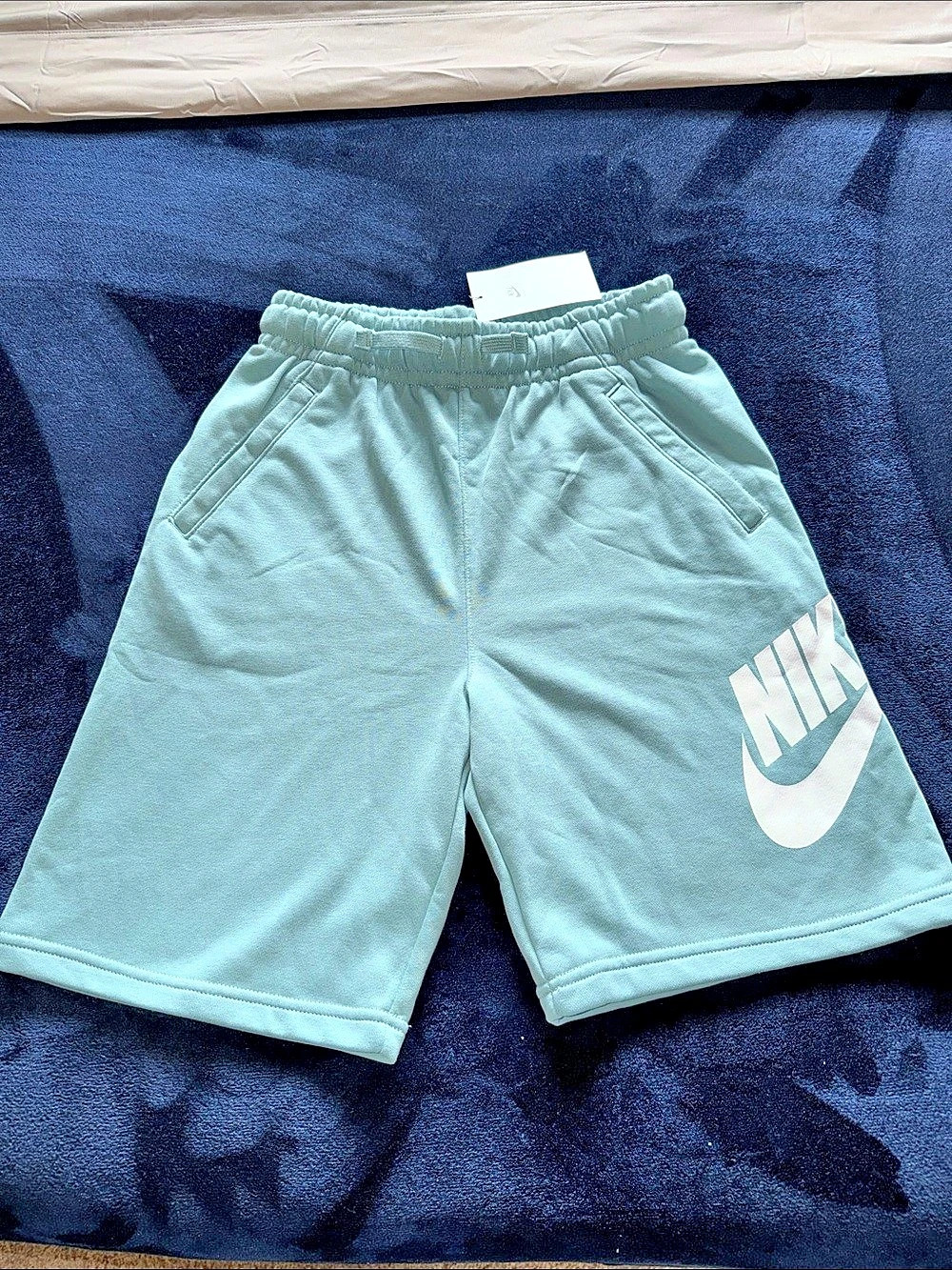 NWT Nike Sportswear Club Fleece Shorts Boys Athletic Shorts Green Boys XL